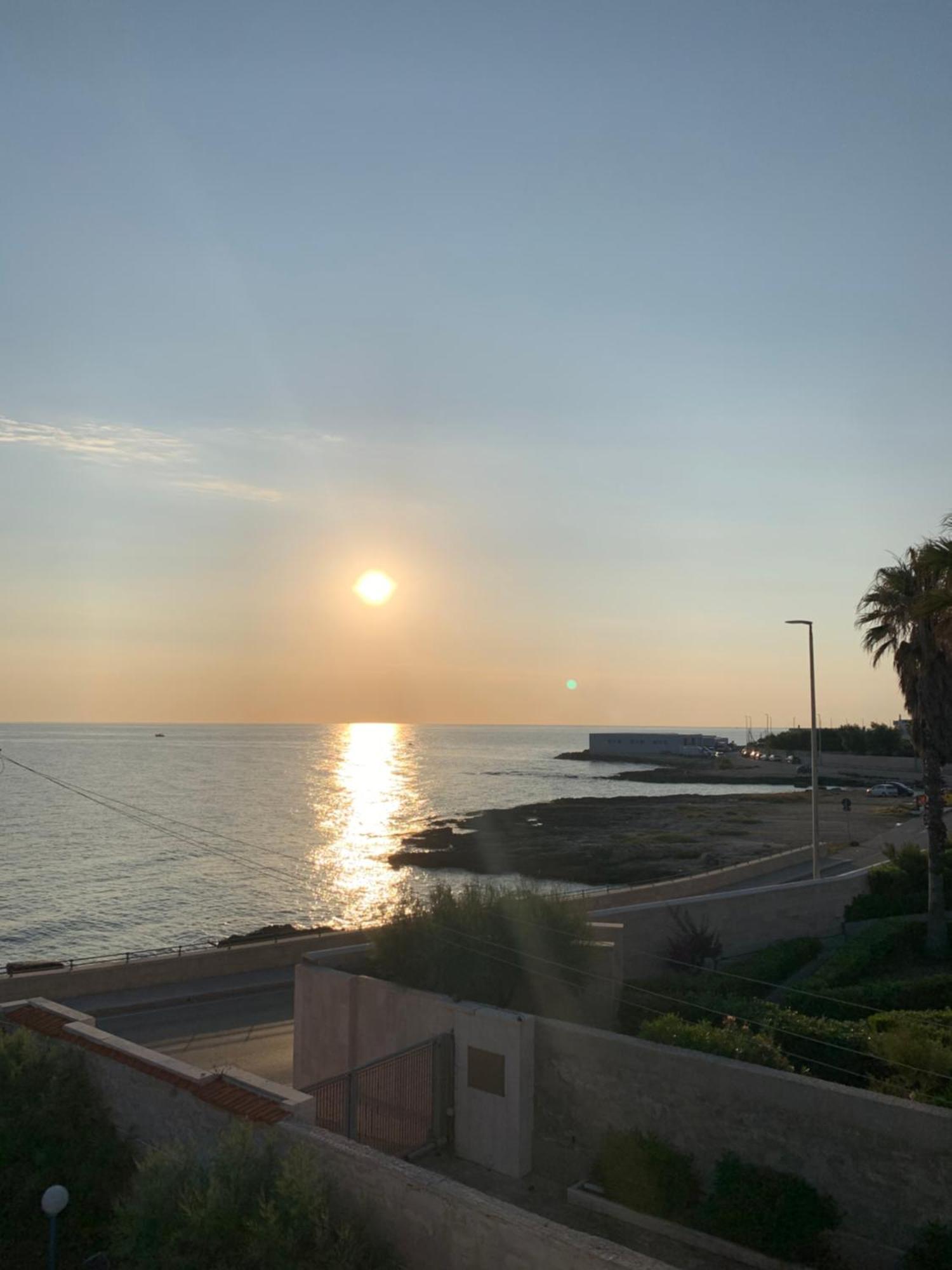 Nontiscordardime Apt Torre A Mare Buitenkant foto
