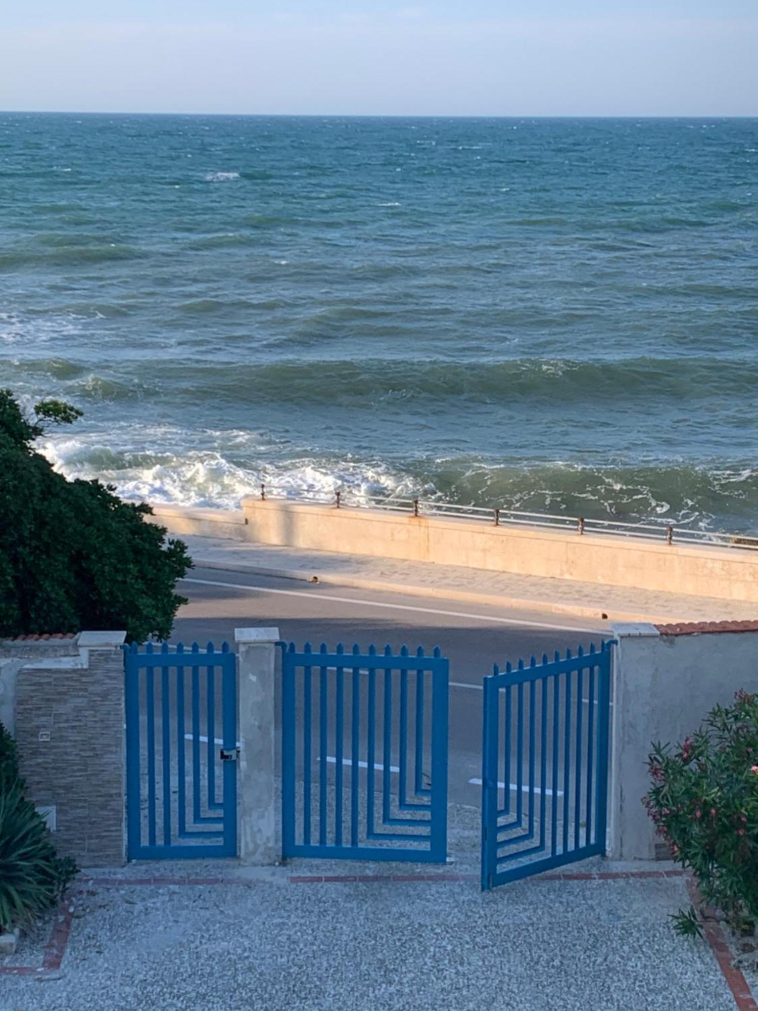 Nontiscordardime Apt Torre A Mare Buitenkant foto